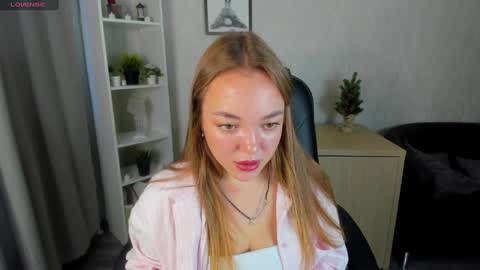 hristy3 online show from December 28, 2024, 8:16 am