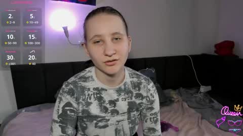 christyw3b online show from April 1, 2026, 11:55 am