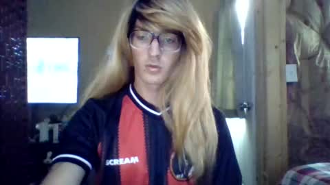 chrisvibess online show from July 28, 2026, 12:34 pm