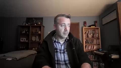 chrisw8121 online show from February 12, 2026, 2:28 am