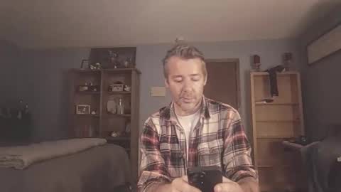 chrisw8121 online show from March 18, 2026, 1:53 am