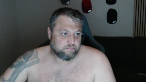 Snapshot of chrizz80 chatting on June 7, 2026, 1:32 am Chrizz online show from June 7, 2026, 1:32 am