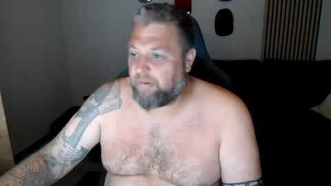 Snapshot of chrizz80 chatting on July 24, 2026, 8:29 pm Chrizz online show from July 24, 2026, 8:29 pm