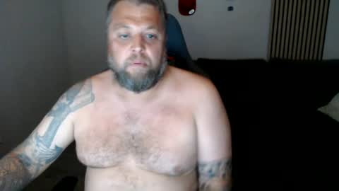 Snapshot of chrizz80 chatting on July 25, 2026, 10:18 pm Chrizz online show from July 25, 2026, 10:18 pm