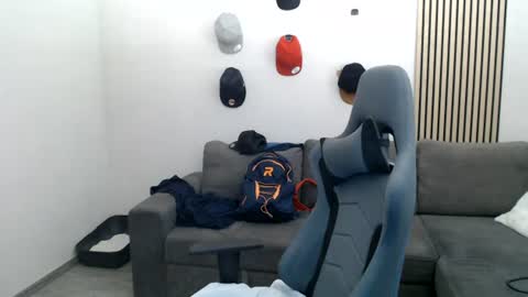 Snapshot of chrizz80 chatting on July 29, 2026, 3:54 pm Chrizz online show from July 29, 2026, 3:54 pm