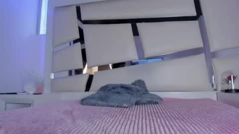 Snapshot of chrystal_jade chatting on February 14, 2026, 1:30 pm instagram chrystaljade.1 online show from February 14, 2026, 1:30 pm