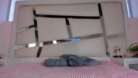 Snapshot of chrystal_jade chatting on February 17, 2026, 1:29 pm instagram chrystaljade.1 online show from February 17, 2026, 1:29 pm