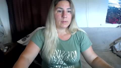 Snapshot of chrystalbella chatting on June 18, 2026, 3:38 pm Diana online show from June 18, 2026, 3:38 pm