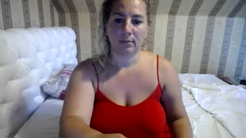 Snapshot of chrystalbella chatting on August 1, 2026, 4:56 am Diana online show from August 1, 2026, 4:56 am