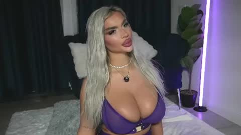 Snapshot of chrystalcade chatting on June 29, 2026, 7:36 pm Chrystal online show from June 29, 2026, 7:36 pm