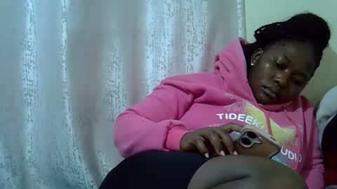 Snapshot of chubby_queenie07 chatting on May 18, 2026, 2:12 pm DivaDee online show from May 18, 2026, 2:12 pm