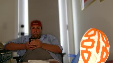 ChubbyGayManBigFeet online show from May 24, 2026, 8:47 pm