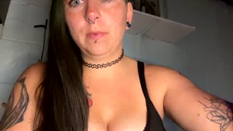 Snapshot of chuckysbride187 chatting on December 1, 2025, 9:14 am chuckysbride187 online show from December 1, 2025, 9:14 am