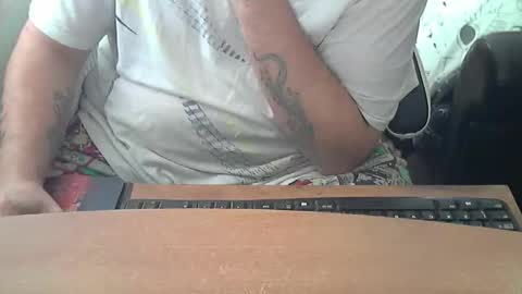 Snapshot of chunkisgreat chatting on October 7, 2025, 2:03 pm chunkisgreat online show from October 7, 2025, 2:03 pm