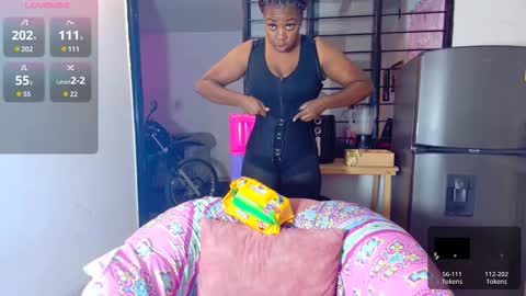 Snapshot of ciaraebonyxxx chatting on October 25, 2025, 1:24 am ciaraebonyxxx online show from October 25, 2025, 1:24 am
