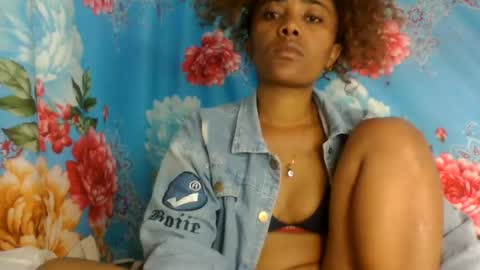 ciciazzhh online show from June 19, 2026, 11:52 pm