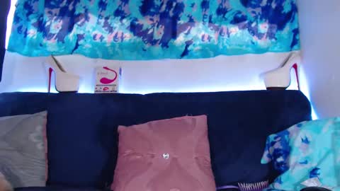 cicimom online show from February 15, 2025, 8:43 pm