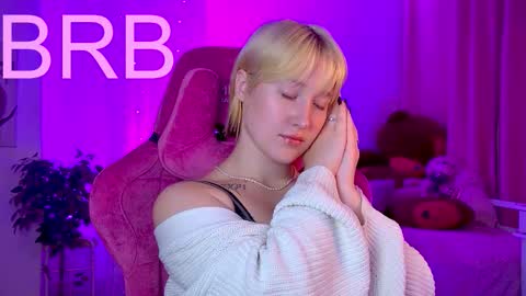 Cin Bellamy online show from September 29, 2025, 2:49 am