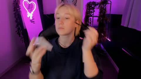 Cin Bellamy online show from September 30, 2025, 6:18 am