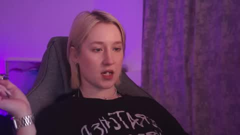 Cin Bellamy online show from May 4, 2026, 8:21 am