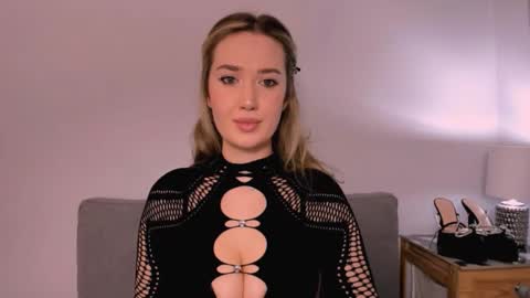 cindyprettywomen online show from March 28, 2026, 5:23 pm