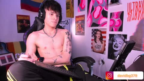 Snapshot of cinnamon_boyxxx chatting on February 7, 2025, 5:10 am David     Independent Model online show from February 7, 2025, 5:10 am