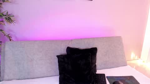 cinnamon_kyla online show from January 25, 2025, 12:47 pm