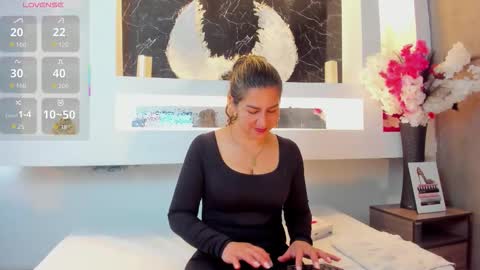 Cinthya  online show from October 25, 2025, 12:13 pm