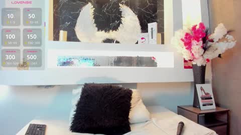 Cinthya  online show from October 27, 2025, 12:31 pm