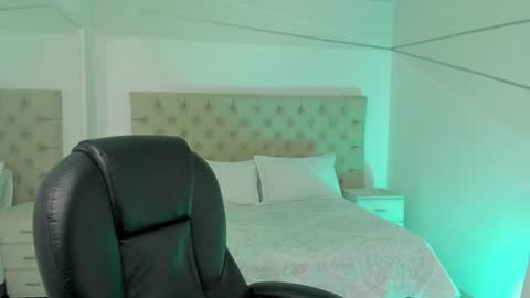 Snapshot of cintiacolins chatting on December 13, 2024, 8:26 pm CintiaCollins online show from December 13, 2024, 8:26 pm