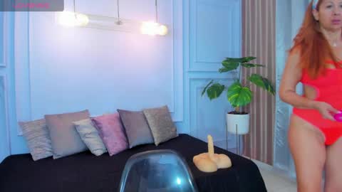 Snapshot of cintiagreyx chatting on April 7, 2026, 11:43 am CINTIA online show from April 7, 2026, 11:43 am