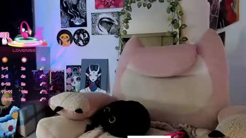 Snapshot of circe_l chatting on July 25, 2026, 10:07 pm Paulina online show from July 25, 2026, 10:07 pm