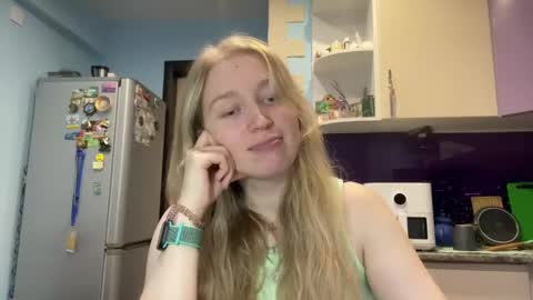 citrusblissss online show from September 18, 2025, 12:07 pm