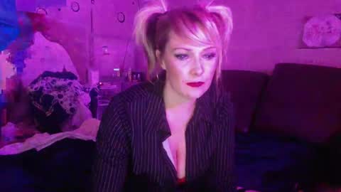 cj_wunderlust online show from October 8, 2025, 2:53 am