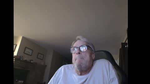 Snapshot of cjscout chatting on December 3, 2024, 2:03 am cjscout online show from December 3, 2024, 2:03 am