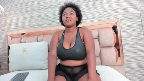 Snapshot of claire_bonny chatting on November 28, 2025, 6:54 pm claire_bonny online show from November 28, 2025, 6:54 pm