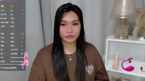 CLAIRE online show from June 18, 2026, 6:02 am
