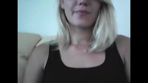 Snapshot of clairesqrt chatting on June 3, 2026, 6:24 pm clairesqrt online show from June 3, 2026, 6:24 pm