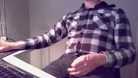 Snapshot of clamshive7 chatting on February 4, 2026, 12:33 pm clamshive7 online show from February 4, 2026, 12:33 pm