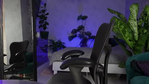 Clara online show from December 2, 2025, 7:09 pm