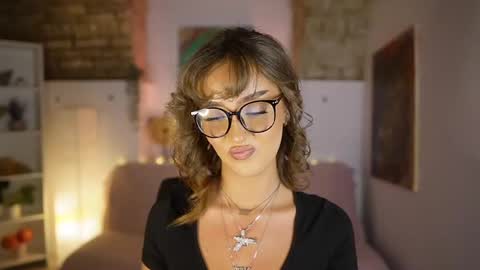 Clara smile online show from February 21, 2025, 10:15 pm