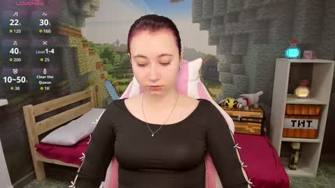 Snapshot of clarabenson chatting on October 23, 2025, 6:28 pm clarabenson online show from October 23, 2025, 6:28 pm