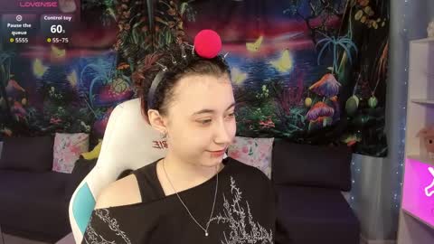 Snapshot of clarabenson chatting on April 5, 2026, 10:18 pm clarabenson online show from April 5, 2026, 10:18 pm