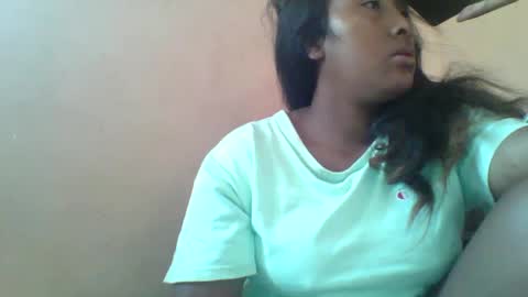 Clarah0123 online show from January 6, 2025, 12:02 pm