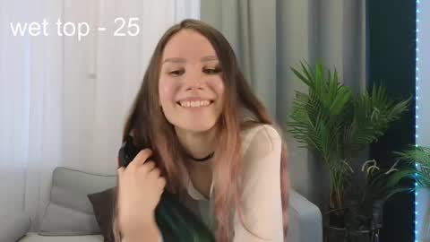 Snapshot of clare_ff chatting on March 5, 2025, 1:06 pm Claire online show from March 5, 2025, 1:06 pm