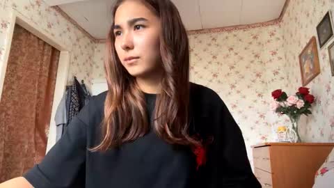 Snapshot of claribelatienza chatting on September 16, 2025, 7:09 am Yuna online show from September 16, 2025, 7:09 am