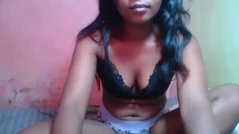 Snapshot of clarissezz chatting on May 12, 2026, 6:43 am clarissezz online show from May 12, 2026, 6:43 am