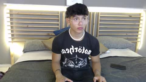 Snapshot of clark_ken1 chatting on February 23, 2026, 8:39 pm clar online show from February 23, 2026, 8:39 pm