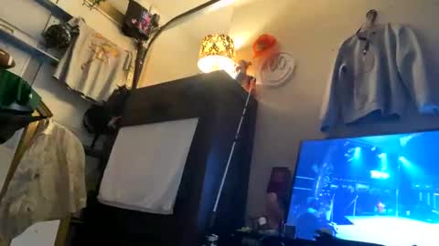 clarkshammer95 online show from March 5, 2025, 10:43 pm