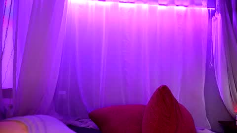 Snapshot of claudia_and_elon chatting on February 21, 2025, 4:40 am Claudia Cyberfox and Elon online show from February 21, 2025, 4:40 am